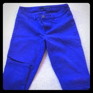 BLUE Blue Jeans